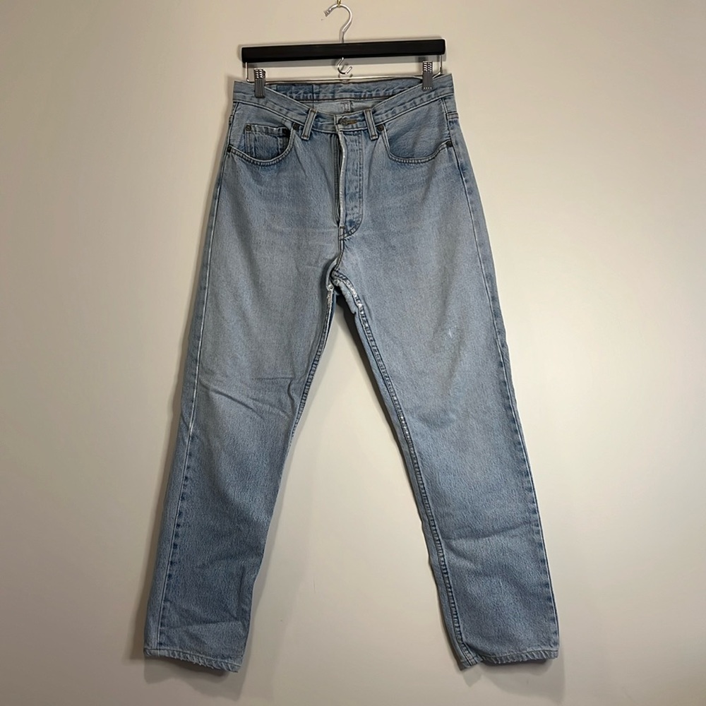 Vintage Levi’s - Lightwash & Distressed